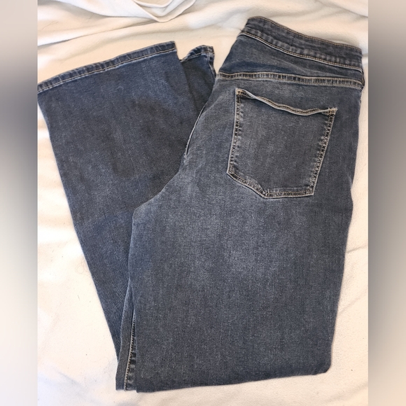 EUC Universal Thread High Rise Boot Cut Jeans - Picture 4 of 4